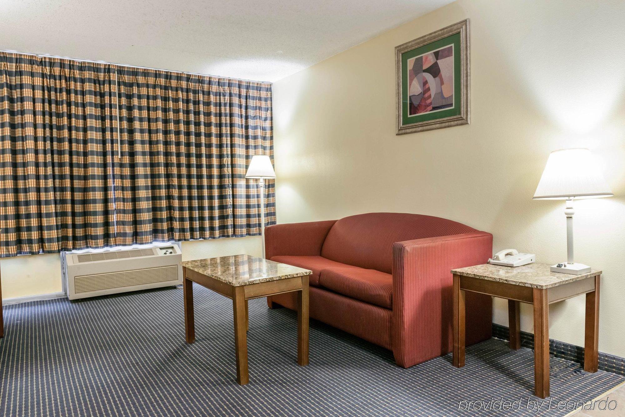 Quality Inn & Suites Lafayette I-65 Exterior photo